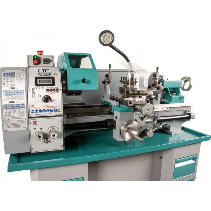 Draaibank 250x550 mm met variabel toerental