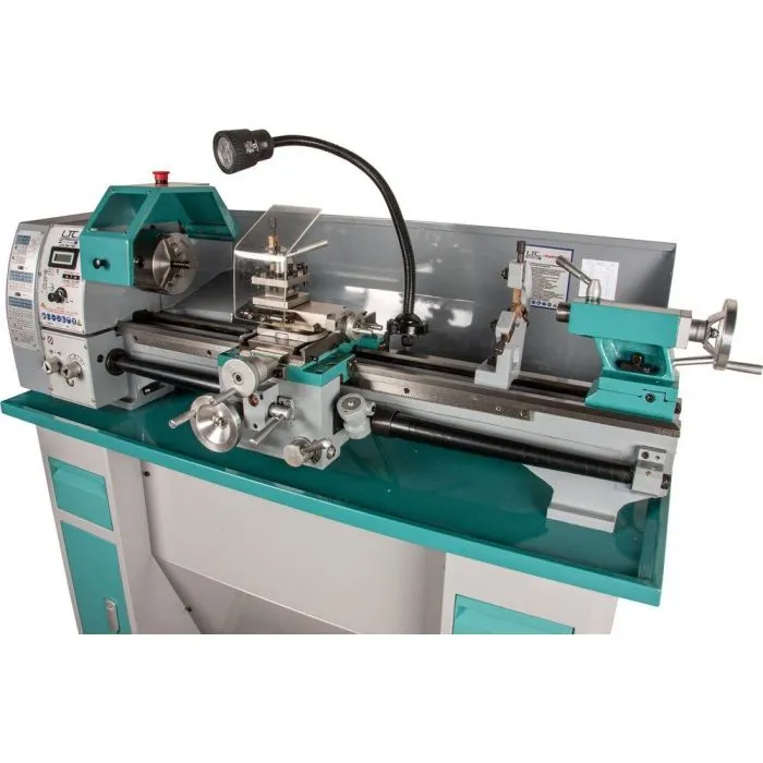 Draaibank 250x750 mm met variabel toerental en digitale uitlezing