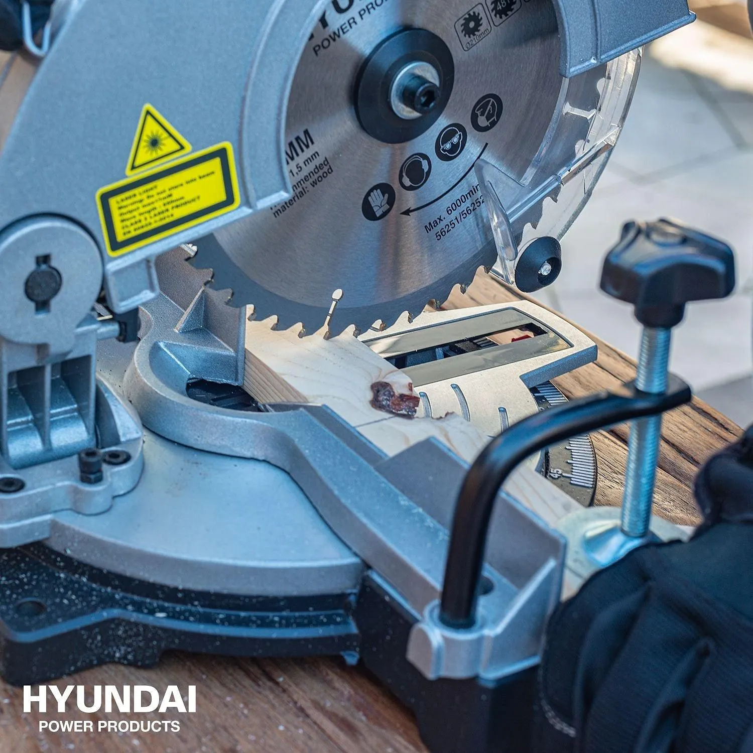 HYUNDAI KAP EN VERSTEKZAAG MET LASER 1100W  56251