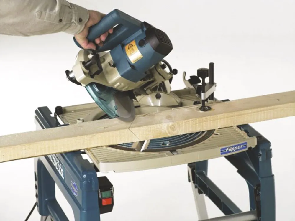 MAKITA 230 V AFKORT/TAFELZAAG 260 MM LF1000